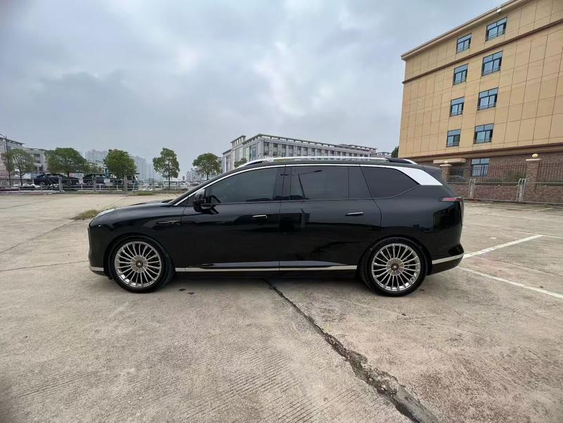 GAC Hyptec HL - фото 2