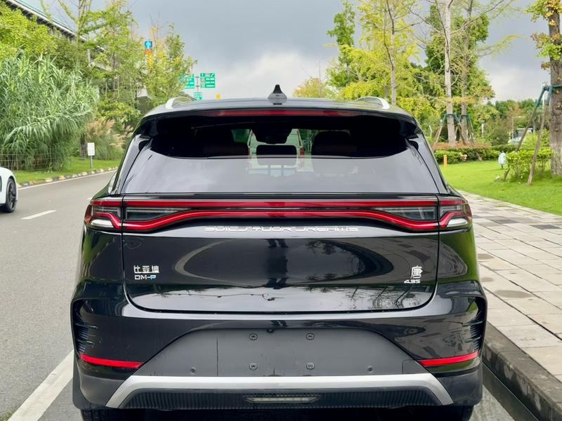 BYD Tang DM-i - фото 4