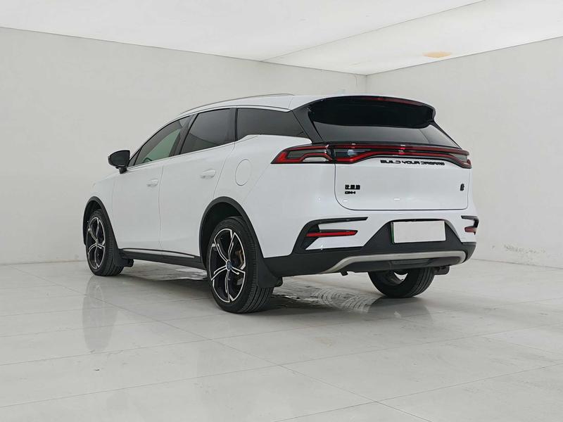 BYD Tang DM-i - фото 3