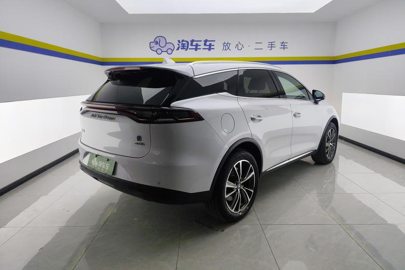 BYD Tang DM-i - фото 2