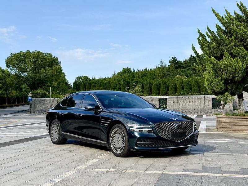 Genesis G80 - фото 1