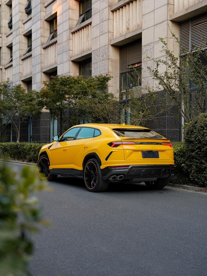 Lamborghini Urus - фото 3