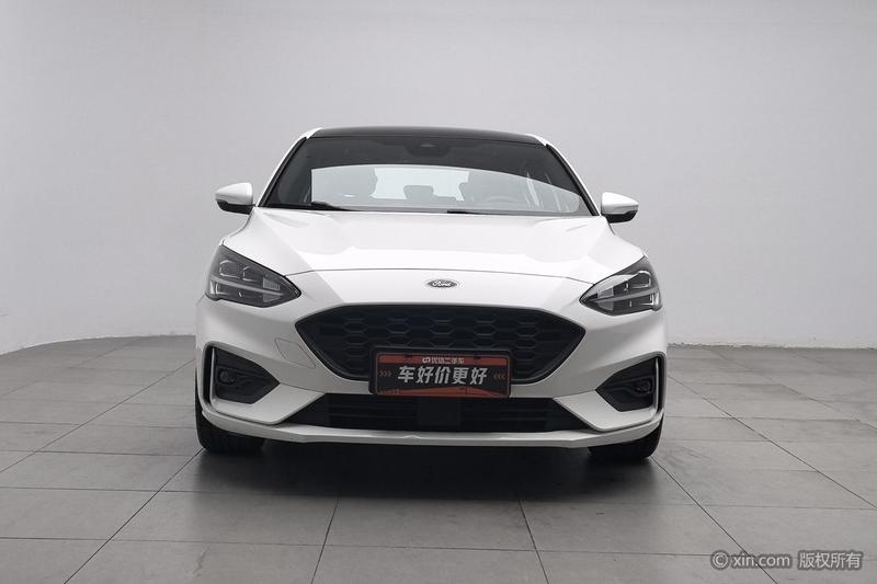 Ford Focus - фото 1