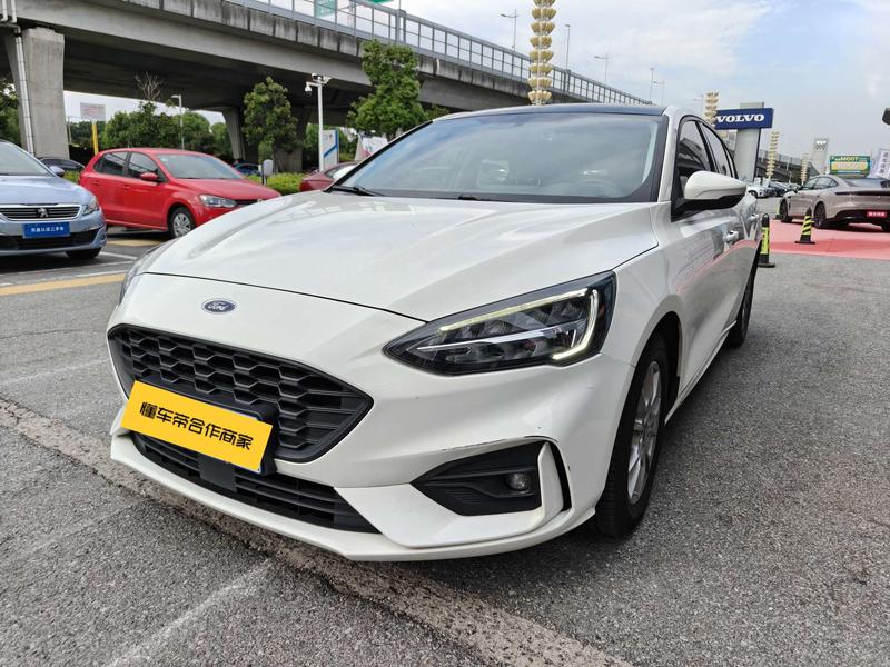 Ford Focus - фото 0