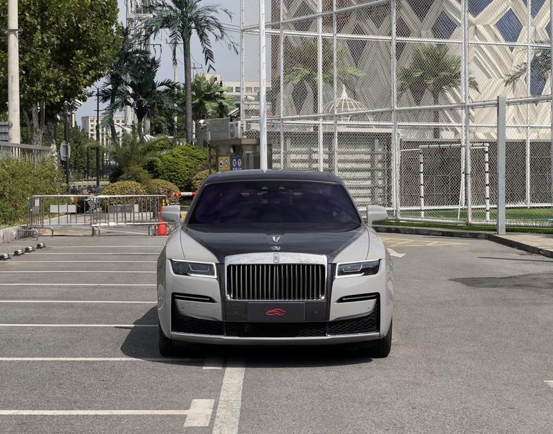 Rolls-Royce Ghost - фото 1