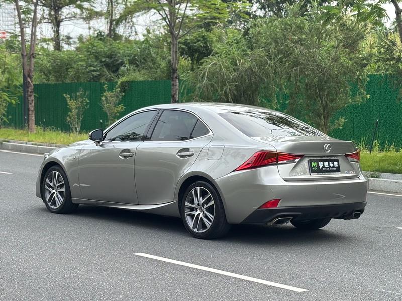 Lexus IS - фото 3