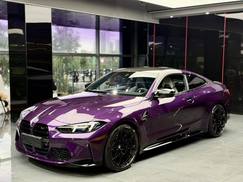 BMW M4 - фото 0