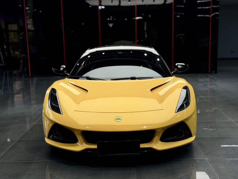 Lotus Emira - фото 1
