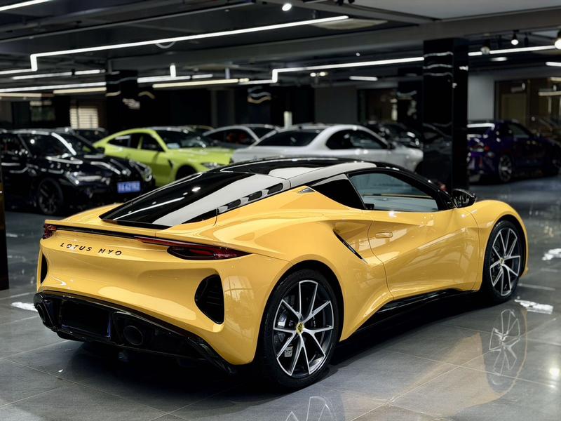 Lotus Emira - фото 4