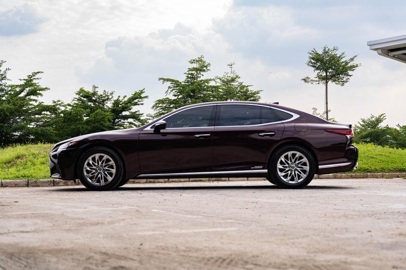 Lexus LS - фото 2