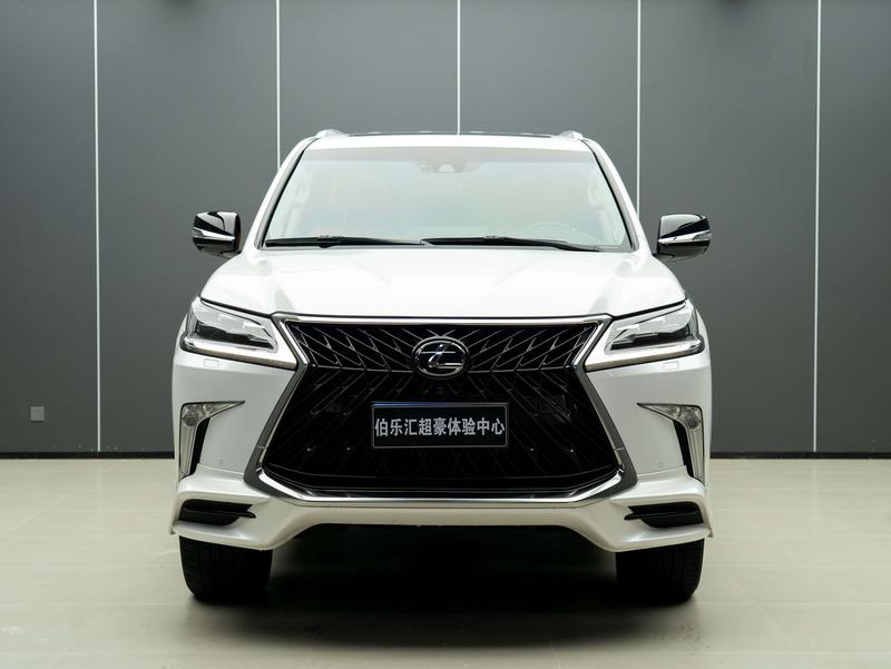 Lexus LX - фото 1