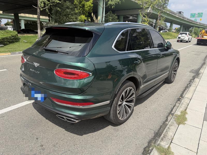 Bentley Bentayga - фото 4