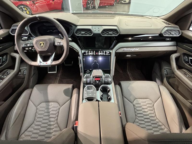 Lamborghini Urus - фото 4