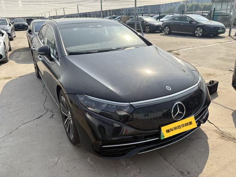 Mercedes-Benz EQS - фото 1