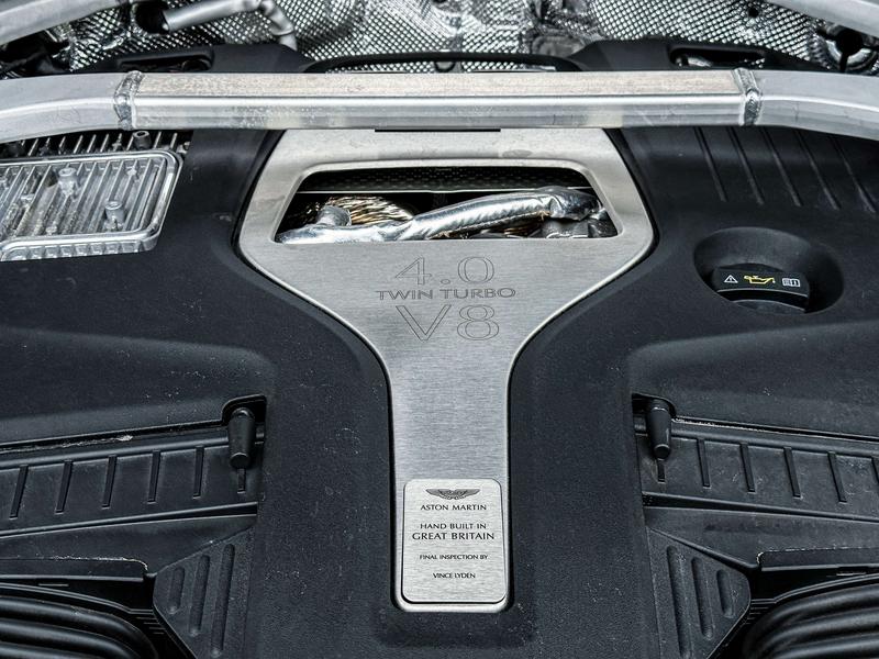 Aston Martin DBX - фото 4