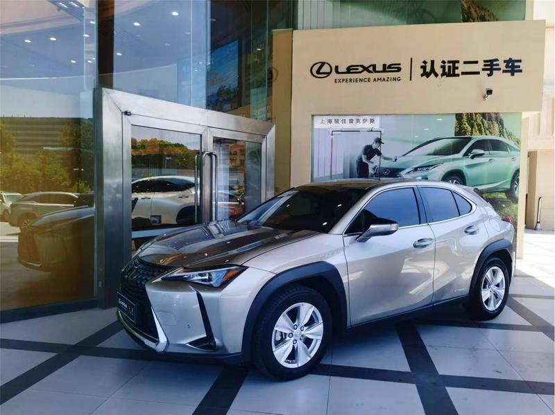 Lexus UX - фото 0