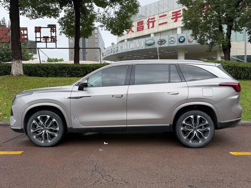 Roewe RX9 - фото 2