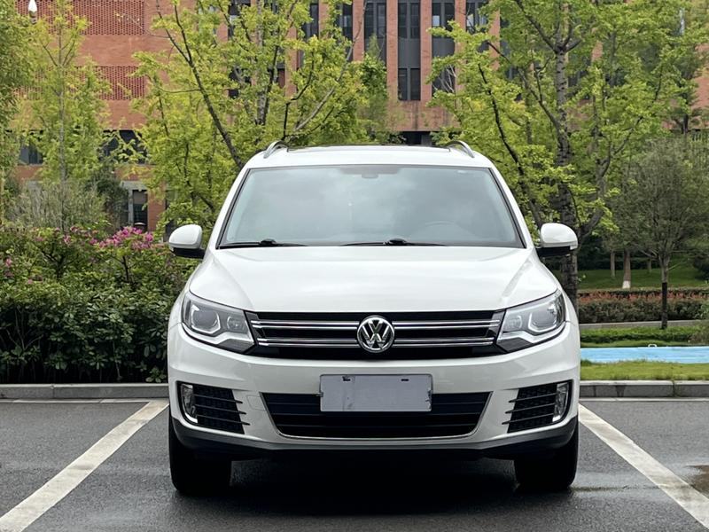 Volkswagen Tiguan - фото 1