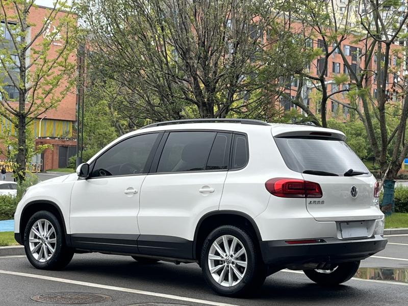 Volkswagen Tiguan - фото 3