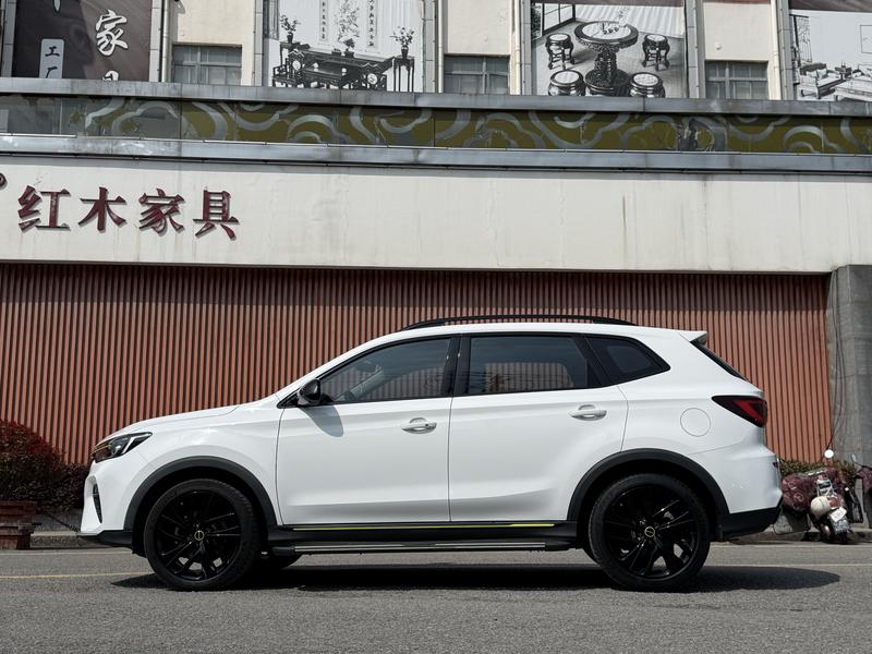 Roewe RX5 - фото 3