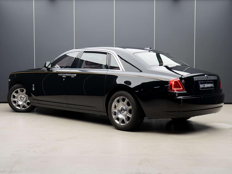Rolls-Royce Ghost - фото 2