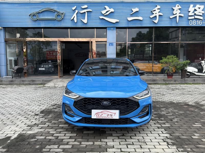 Ford Focus - фото 1