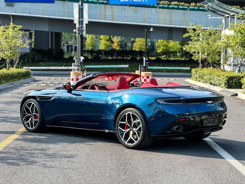 Aston Martin DB11 - фото 3
