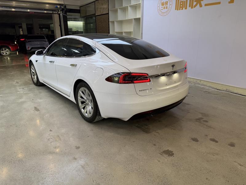 Tesla Model S - фото 4