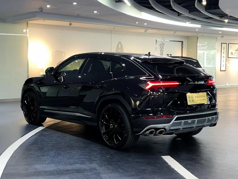 Lamborghini Urus - фото 3