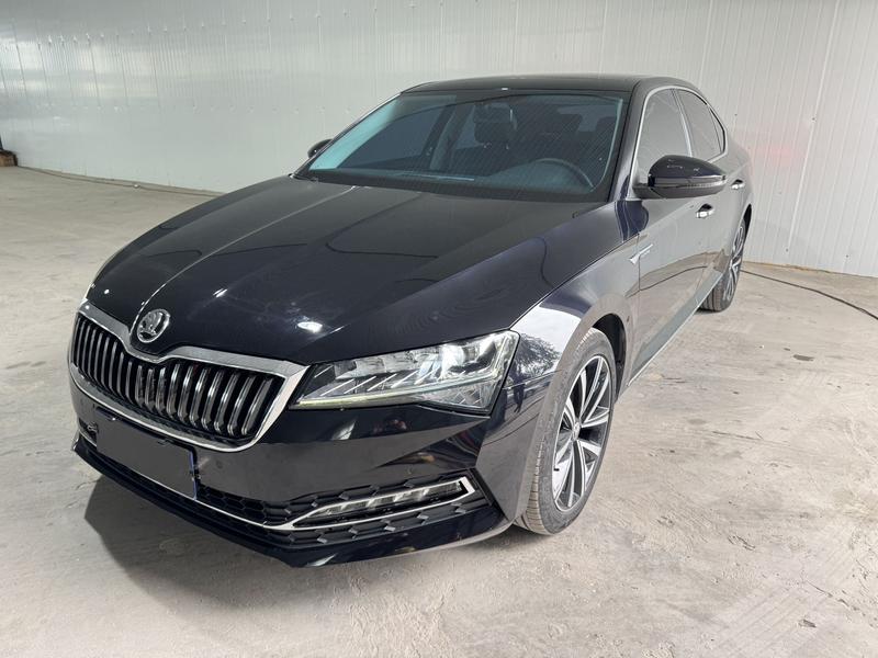 Skoda Superb - фото 0