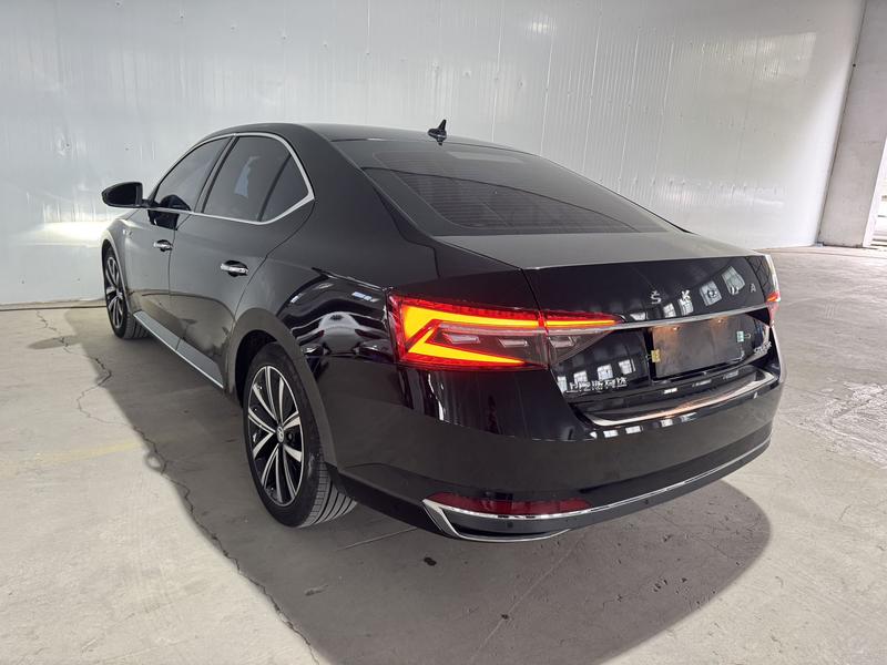 Skoda Superb - фото 3
