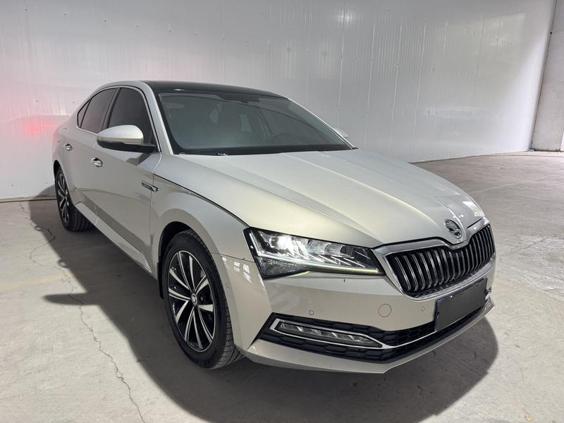 Skoda Superb - фото 2