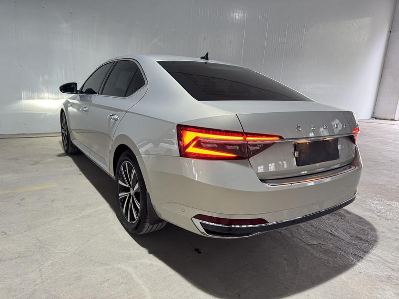Skoda Superb - фото 3