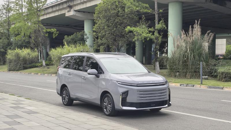 Maxus G50 PHEV - фото 2