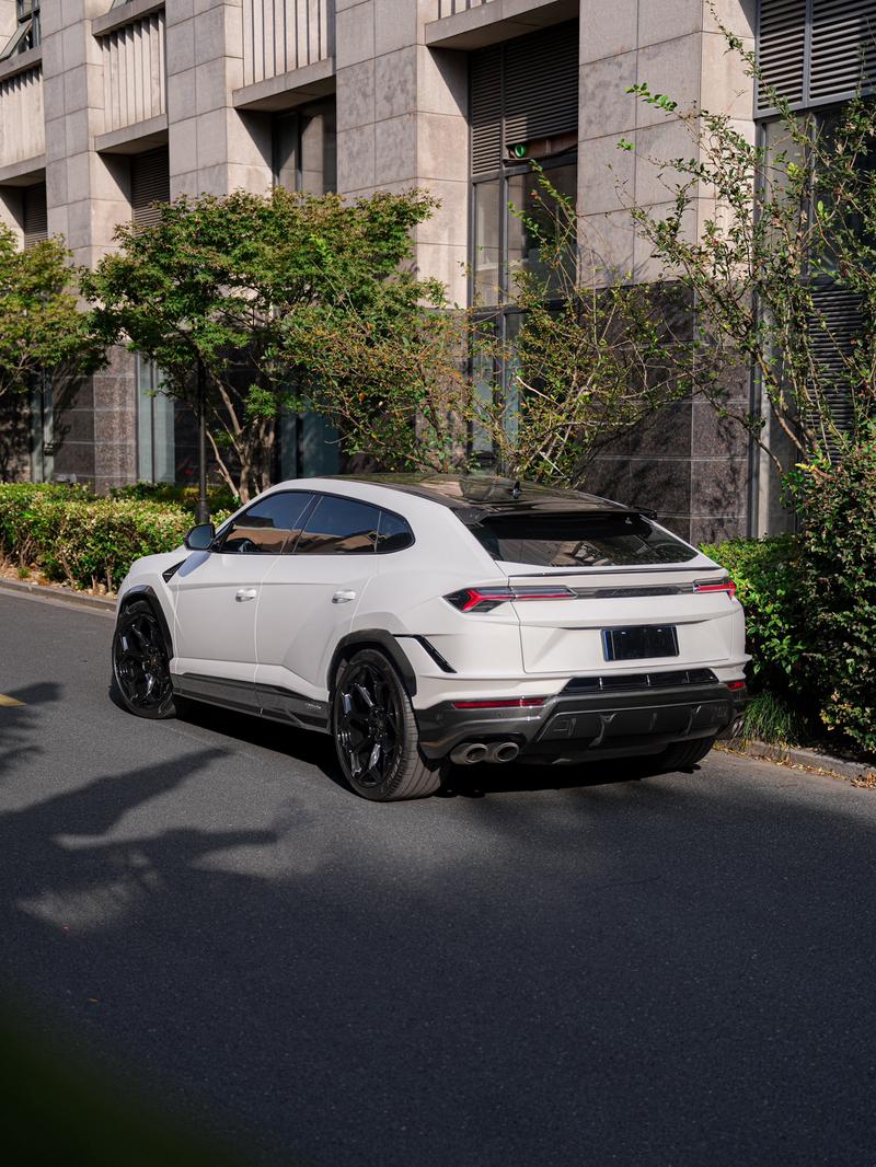 Lamborghini Urus - фото 2