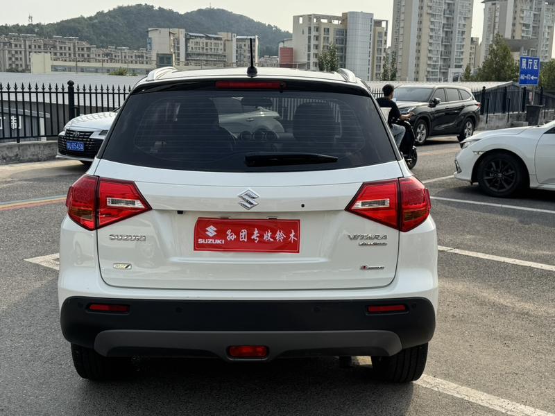 Suzuki Vitara - фото 4