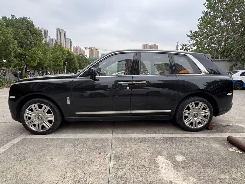 Rolls-Royce Cullinan - фото 3