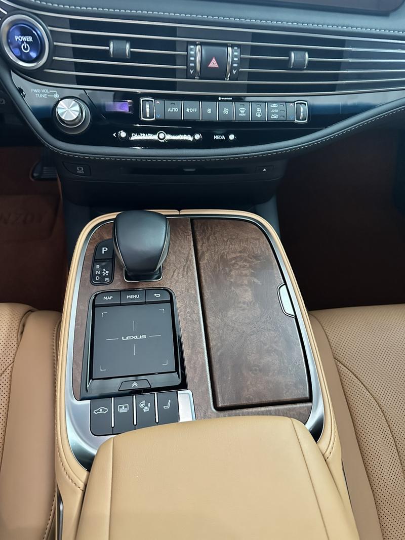 Lexus LS - фото 4