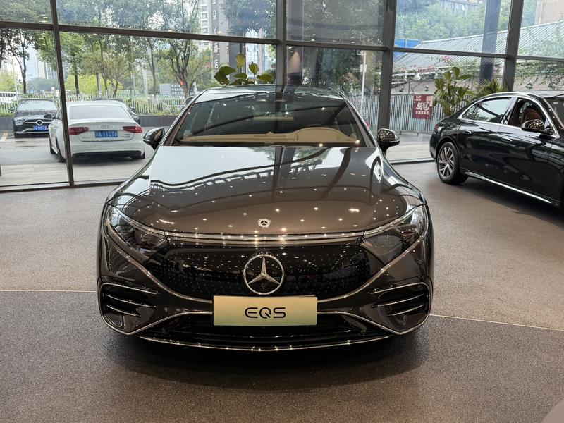 Mercedes-Benz EQS - фото 1