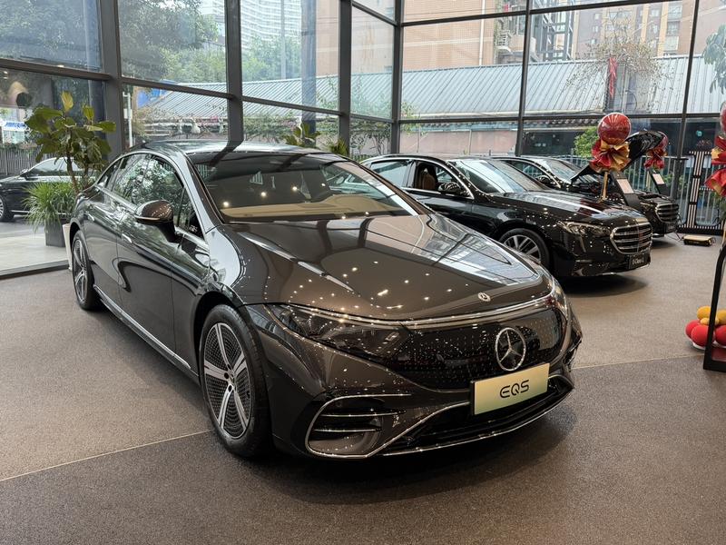 Mercedes-Benz EQS - фото 2