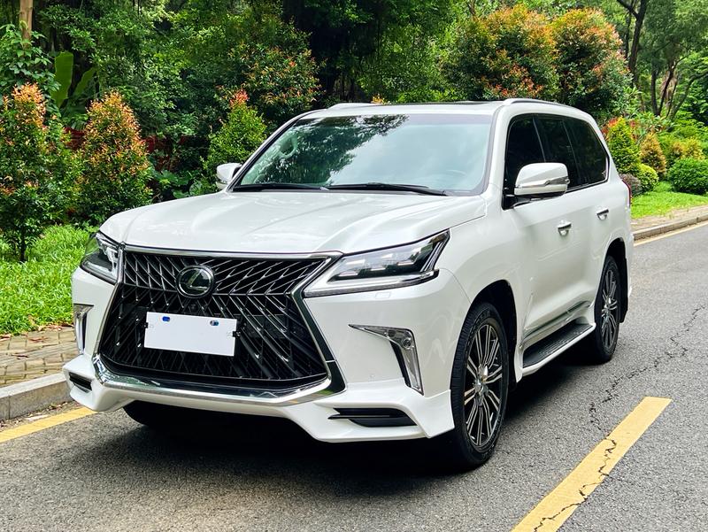 Lexus LX - фото 0