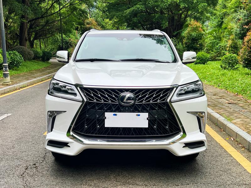 Lexus LX - фото 1