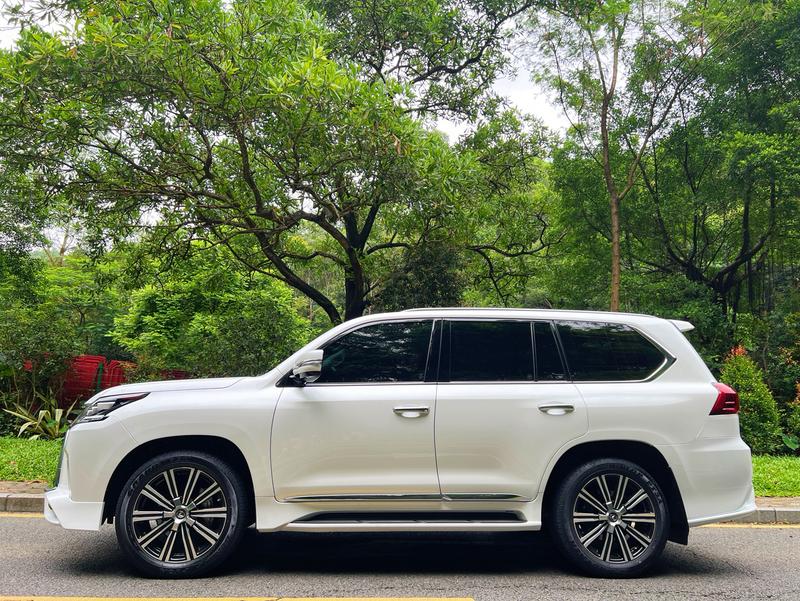 Lexus LX - фото 2