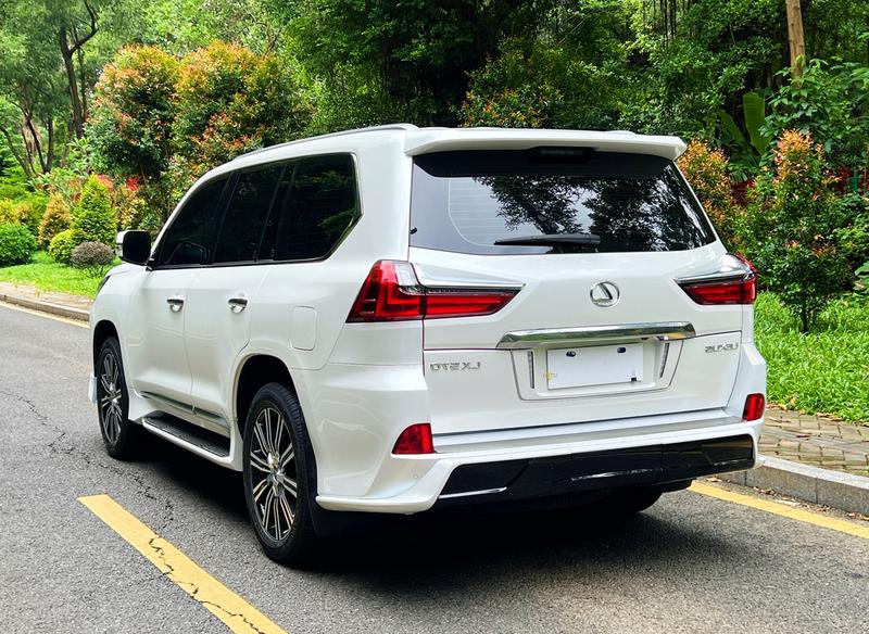 Lexus LX - фото 3
