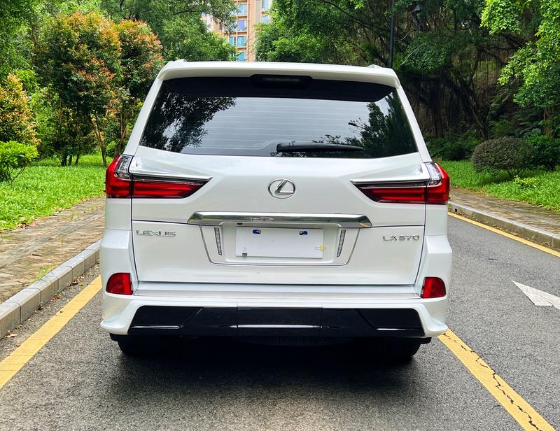 Lexus LX - фото 4
