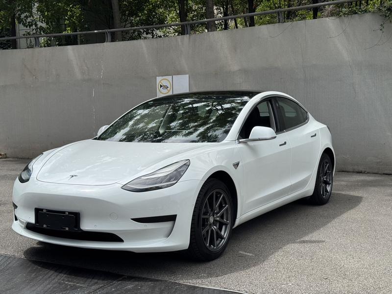 Tesla Model 3 (Import) - фото 0