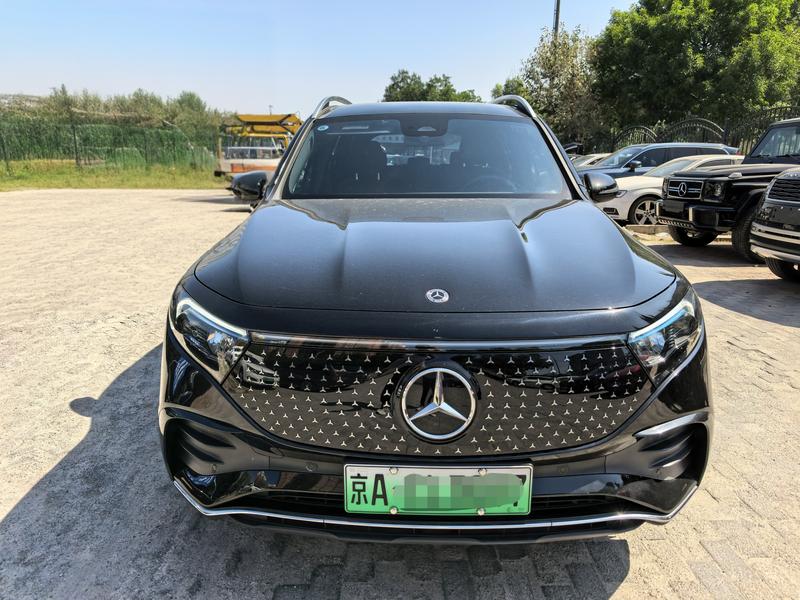 Mercedes-Benz EQB - фото 1