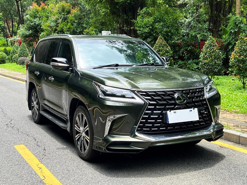 Lexus LX - фото 2