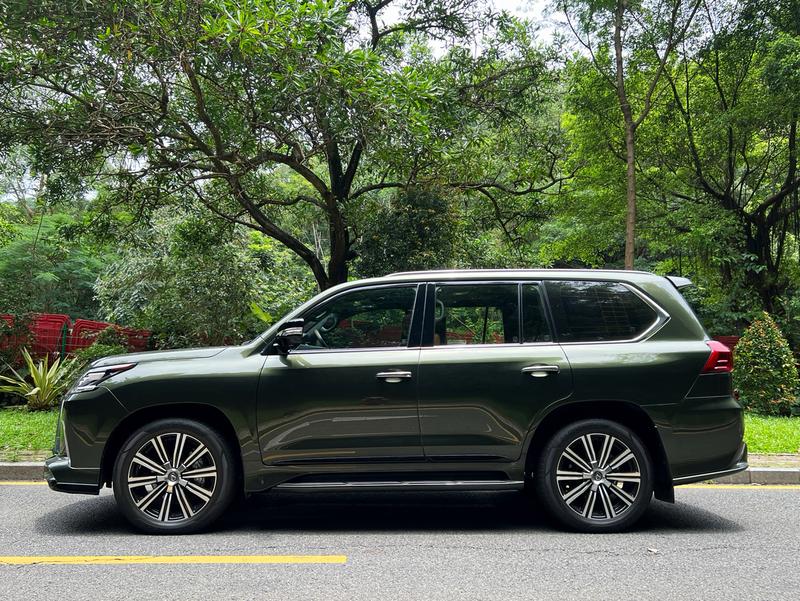 Lexus LX - фото 3