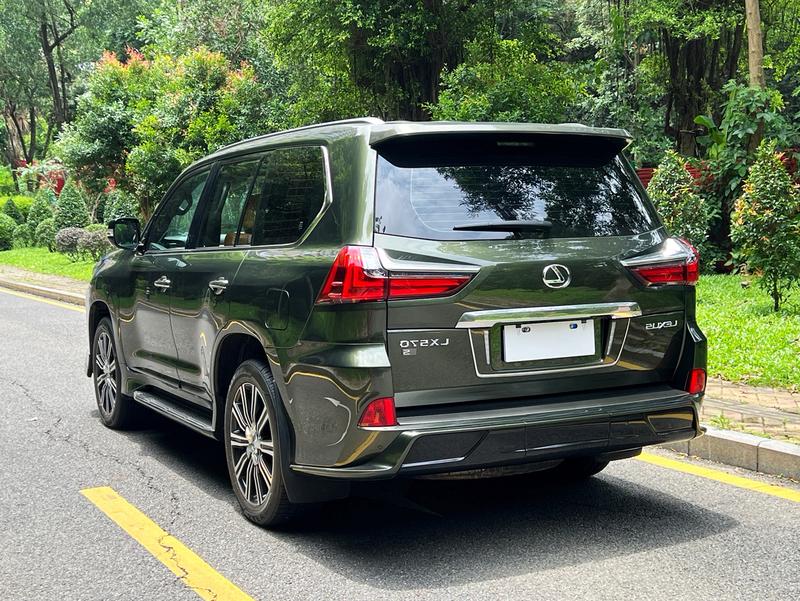 Lexus LX - фото 4